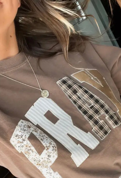 PRAY applique embroidery t-shirt